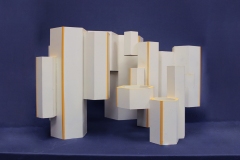 305